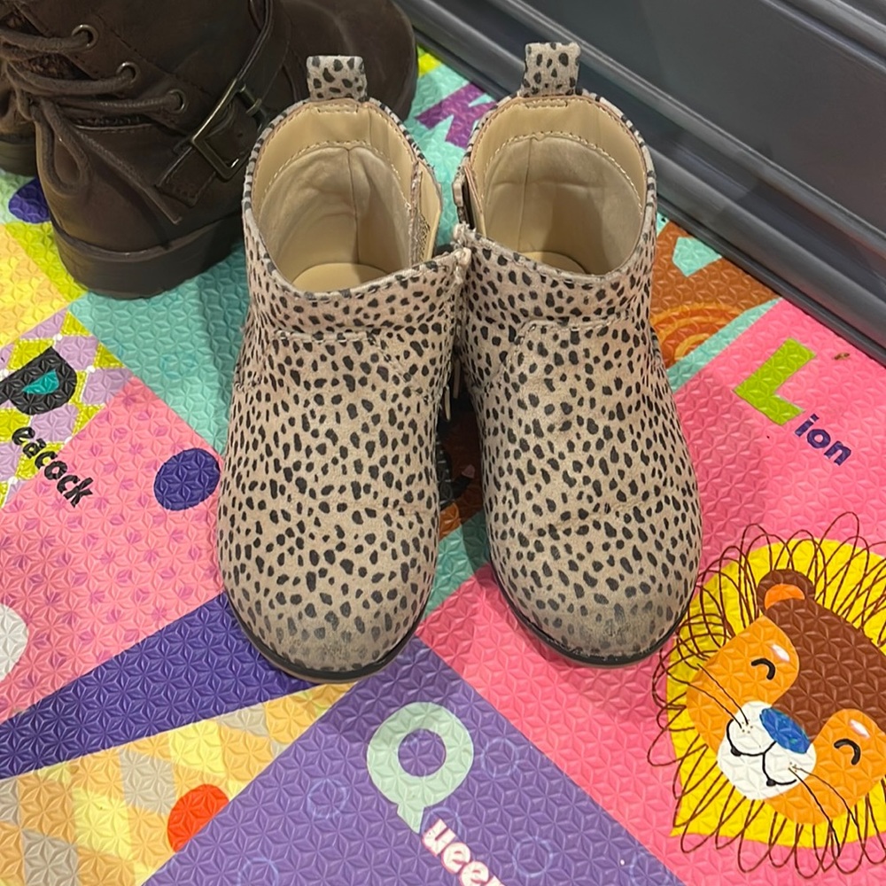 Cat and jack booties